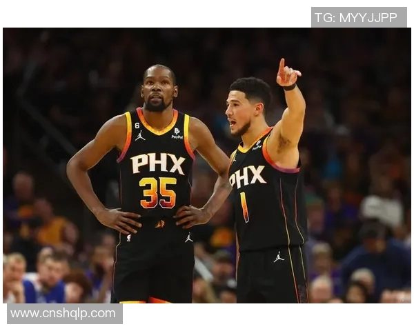 昔日恩怨再现！布克与老队友狭路相逢