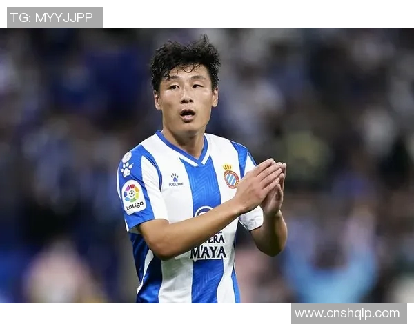 武磊赛场爆发小插曲，裁判如何处理？